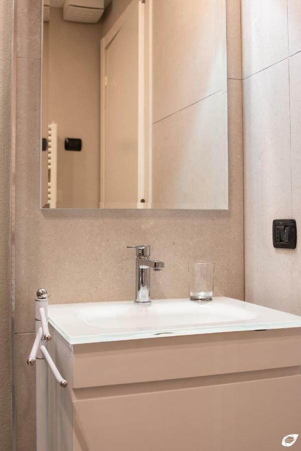 2-Bedroom Apt, With Balcony & Aircondition - 50 M From The Beach Marina di Pietrasanta Buitenkant foto